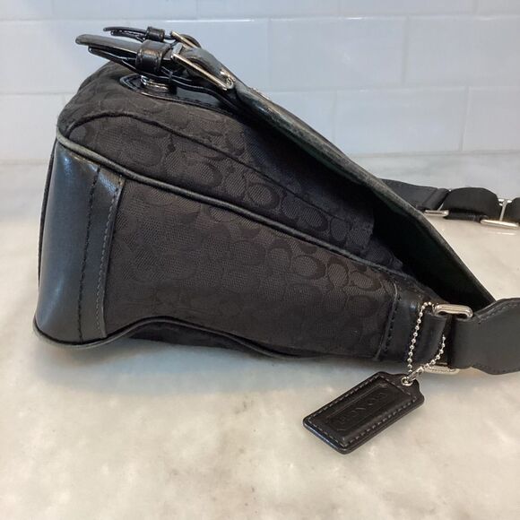 Coach Signature Logo Y2K Unisex Saddle Messenger Bag - Picture 6 of 16